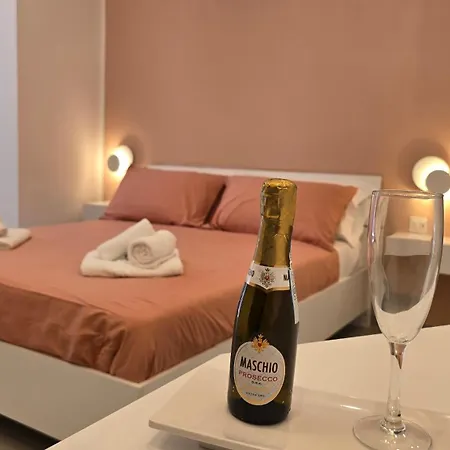 לינה וארוחת בוקר Marieclaire 4*